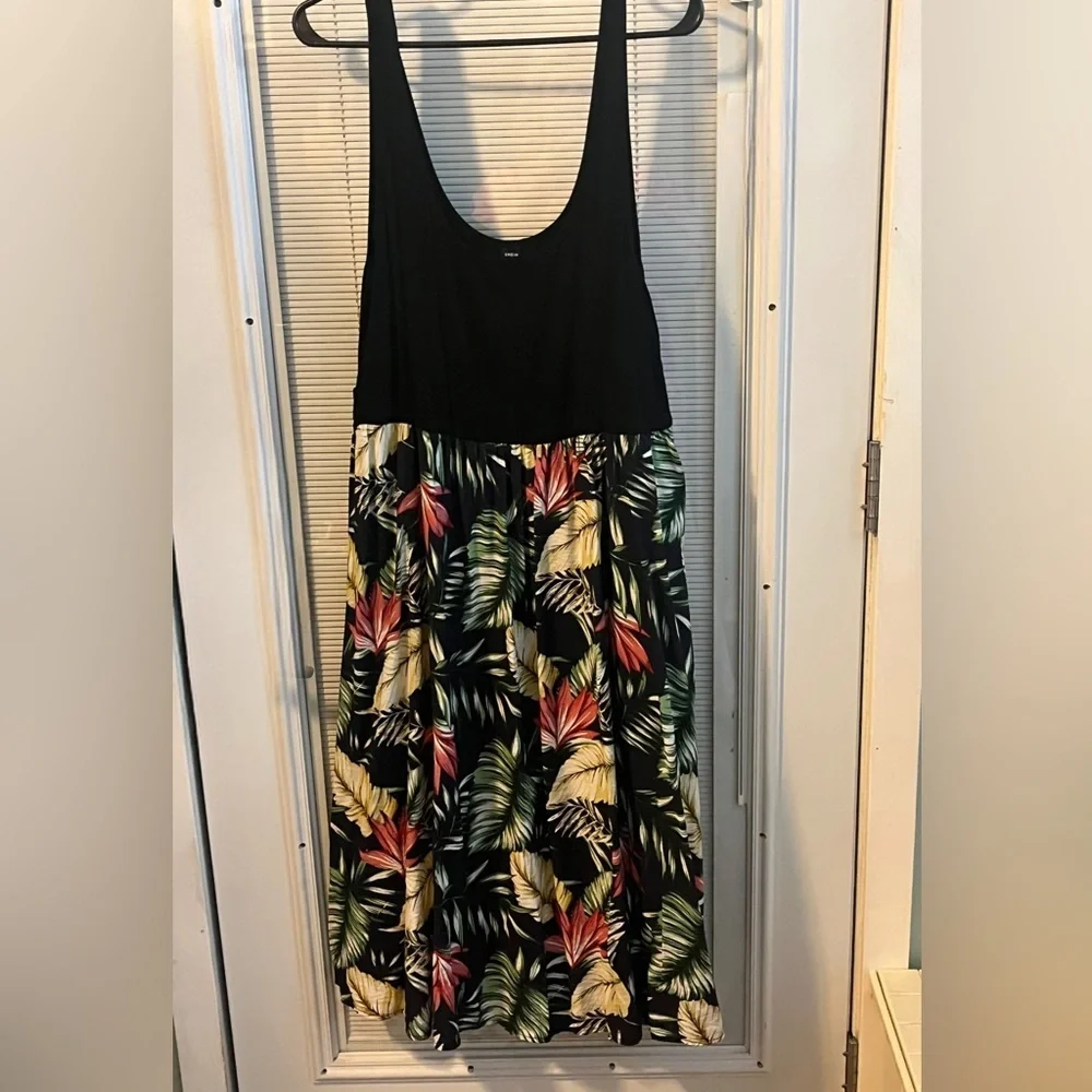 Women’s 3x maxi floral and black‎ maxi dress SHEIN curve - Picture 3 of 8